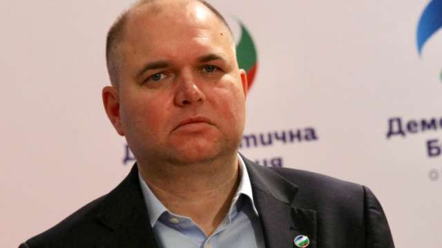 Народният представител от Демократична България Владислав Панев написа в своя