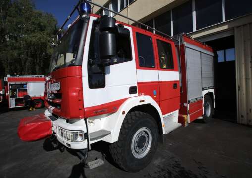 Пожарникари от Сливен извадиха мъж от близо 6 метров кладенец