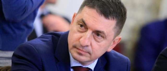 Бившият вътрешен министър Рашков в качеството си на служебно лице