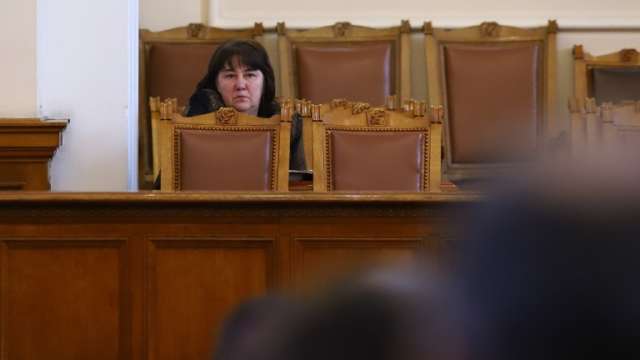 Служебният министър на финансите Росица Велкова съобщи че към 20