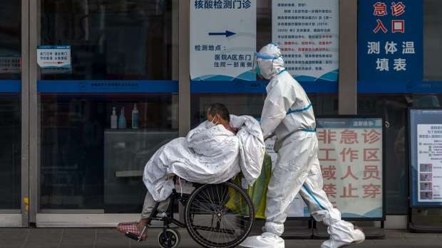 Болница в Шанхай каза на персонала си да се подготви