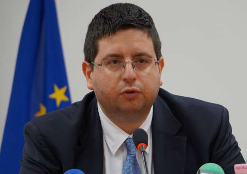 Забавяне на растежа на икономиката ще има и в България