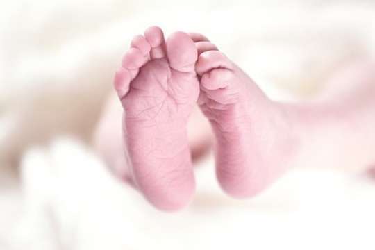 Разменените бебета в АГ болница Шейново вече са при биологичните