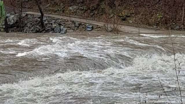 Обстановката в областите Кърджали и Смолян остава усложнена заради валежите