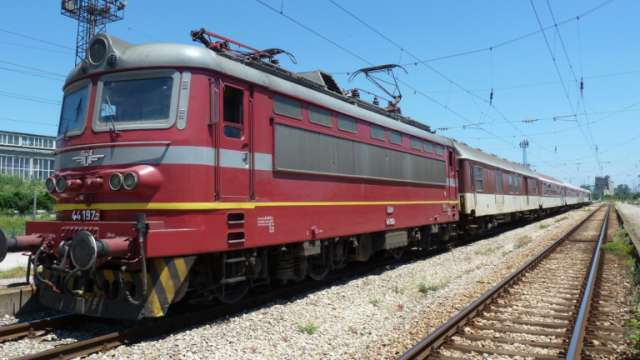 Мъж се самоуби хвърляйки се под влак във Варна От полицията