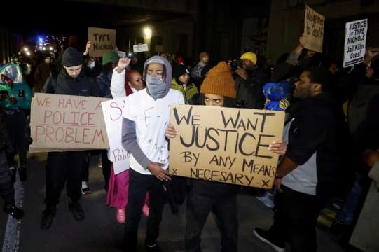 Протести и ескалация на напрежението в САЩ след като полицията