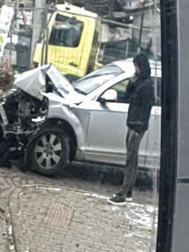 Катастрофа между трамвай и лек автомобил е станала в София