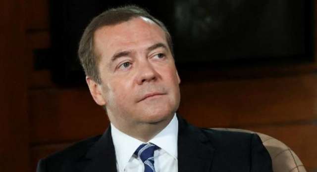 Бившият руски президент Дмитрий Медведев каза че доставянето на още