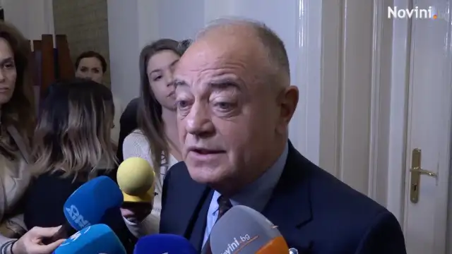 Културният министър Велислав Минеков бе сменен заради скандала в Народния театър Иван