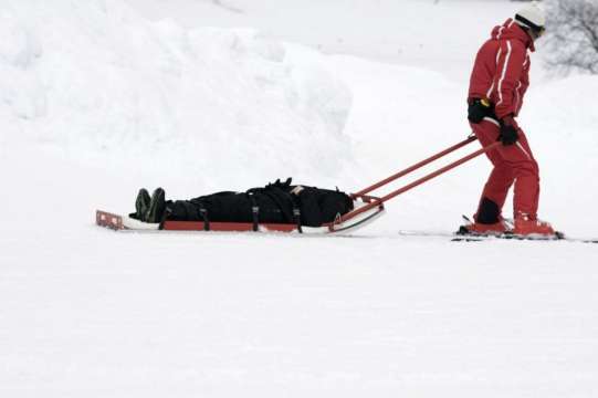 Спасеният 16 годишен скиор след удар в дърво на Пампорово е