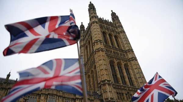 Великобритания налага нови санкции на руски военни и отбрани представители