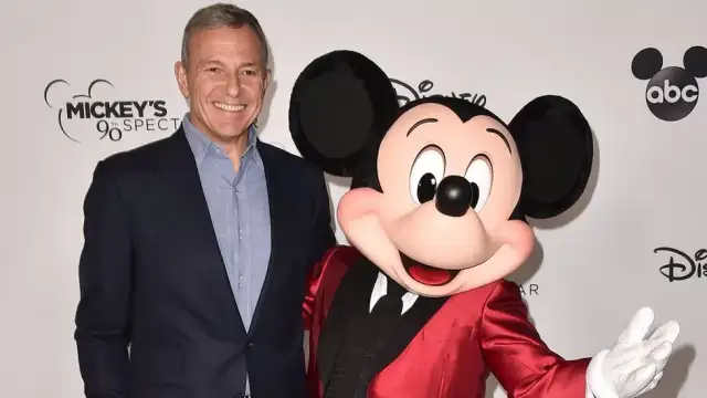 Главният изпълнителен директор на Disney Боб Игър каза че съкращава