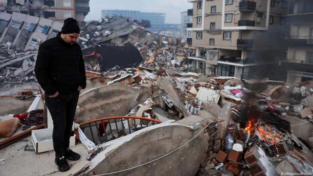Седмица след унищожителните земетресения които разрушиха хиляди сгради в Турция