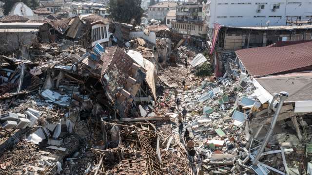 Повече от седем дни след опустошителните земетресения в Турция и