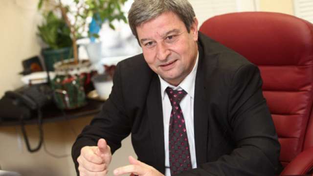 Мотивът за поискана оставка е определението към българските учители от