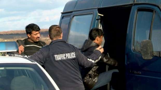 След кратко преследване пловдивски полицаи са задържали миниван превозващ 11