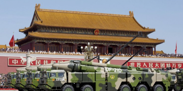 Китай обмисля да предостави на Русия оръжия и боеприпаси за