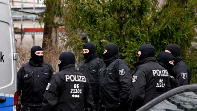 Немската полиция стартира акция срещу крайнодесни екстремисти в страната като