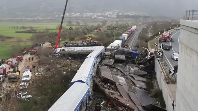 Двама българи са ранени при влаковата катастрофа в Гърция Те