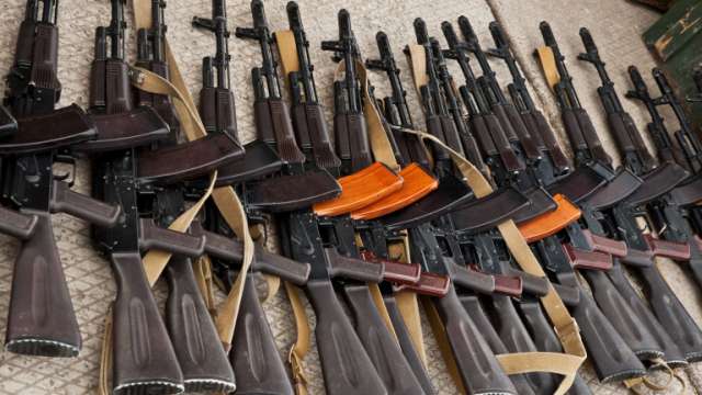 Българско оръжие за милиарди долари е влязло в Украйна през