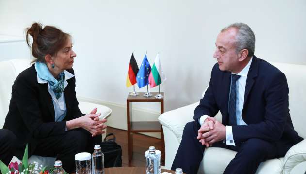Министър председателят Гълъб Донев прие германския посланик в България Ирене Планк