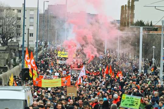 Пореден ден на демонстрации във Франция срещу плановете за пенсионна реформа