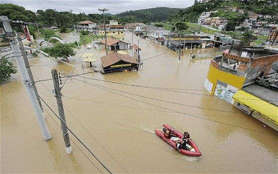 Наводненията и проливните дъждове причинени от циклона Яку са взели