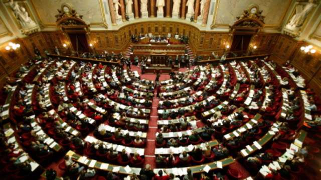 Френският Сенат одобри оспорваната от синдикати и работещи пенсионната реформа