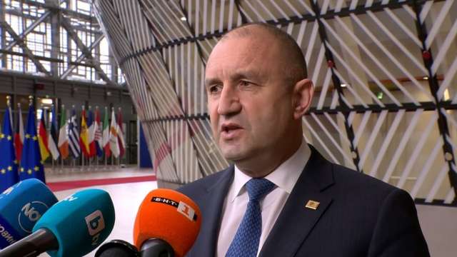 Президентът Румен Радев не отговори конкретно дали България ще арестува