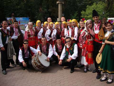 Бесарабски българи от Молдова представиха концерт спектакъл България завинаги е в