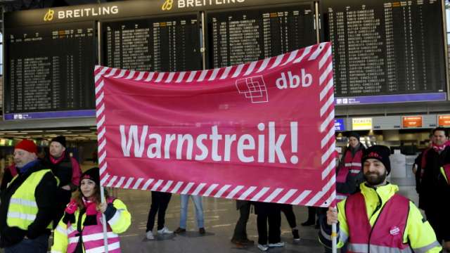 Масова стачка в Германия парализира транспорта и летищата в страната,