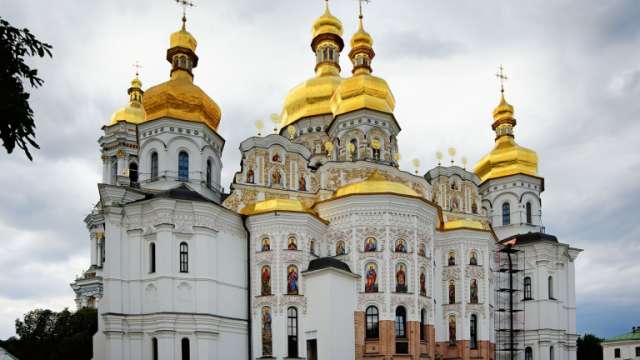 Енориашите не напуснаха манастира Киево Печерска лавра цяла нощ страхувайки се