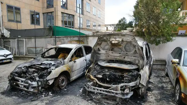 Две коли бяха запалени в централната част на Русе През нощта