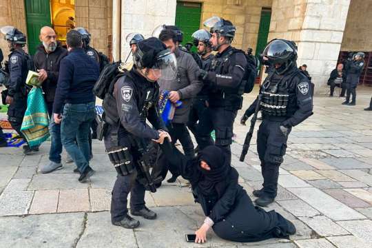 Насилието се поднови за втора поредна нощ в Ерусалим в