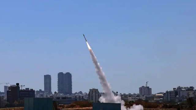 Израелската армия съобщи че е прехванала бараж от ракети изстреляни