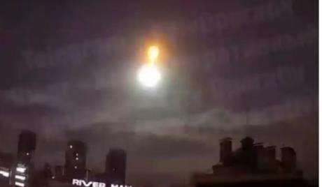 Мистериозна светлина която озари небето над столицата на Украйна Киев
