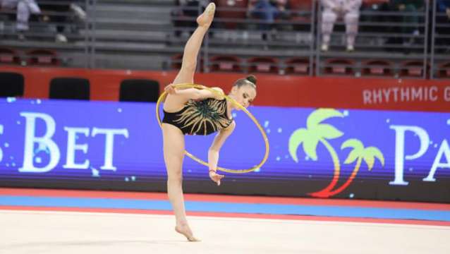 Българките гимнастички Стилияна Николова и Ева Брезалиева завоюваха осем медала
