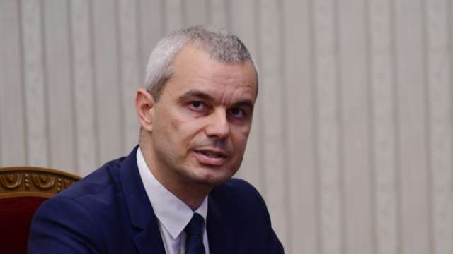 Председателят на Възраждане Костадин Костадинов подчерта че кабинет с първия