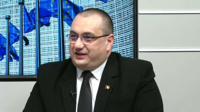 Кристиан Терхеш румънски евродепутат описа транссексуалните жени като перверзни мъже Той