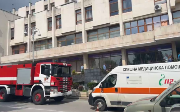 Сградата на Община Велико Търново се запали Причина за инцидента