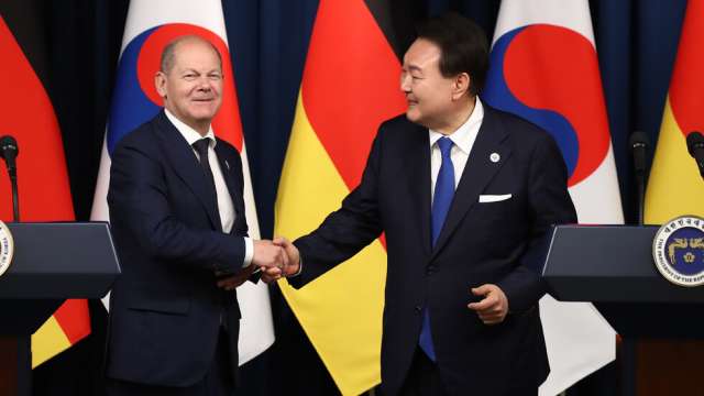Германският канцлер Олаф Шолц проведе среща на върха с южнокорейския