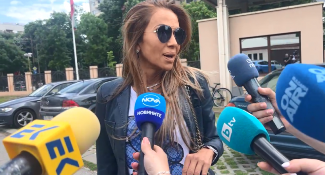 Бившата Мис България Ивайла Бакалова се яви на разпит заради