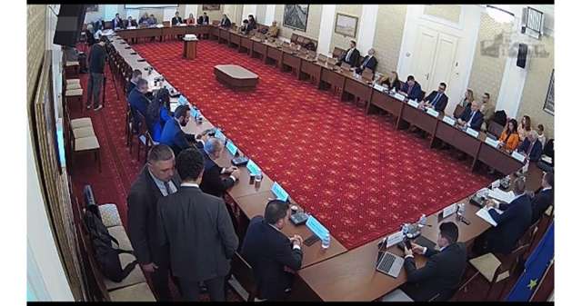 Бюджетната комисия към парламента прие решение за удължаване на сега