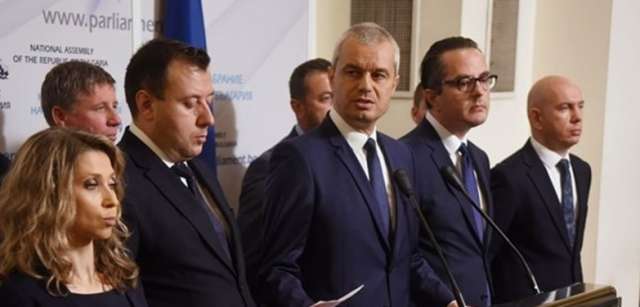 Седемдесет процента 14 на брой от министрите в кабинета Денков