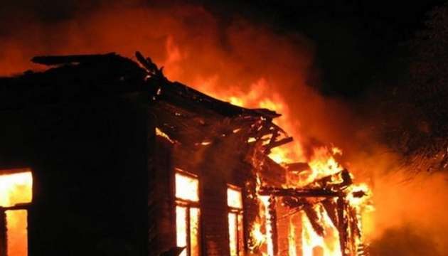 Фамилна къща изгоря в град Бобошево и остави на улицата
