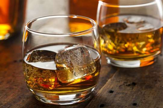 30 души починаха след консумация на фалшив алкохол в Русия