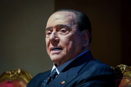 ИЗВЪНРЕДНО Почина Силвио БерлускониБившият италиански премиер Силвио Берлускони почина на