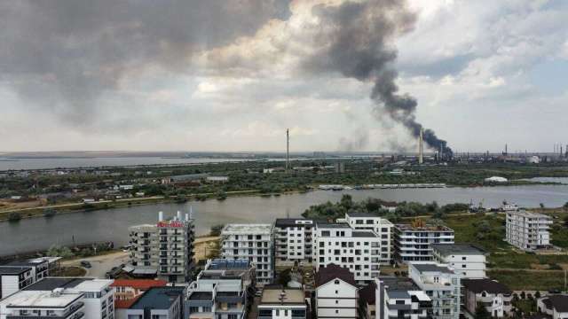 Голяма експлозия избухна в румънската петролна рафинерия Petromidia в Наводари