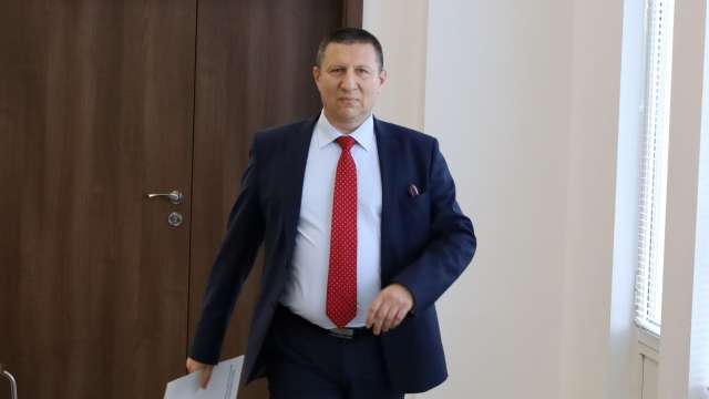 И ф главният прокурор Борислав Сарафов няма намерение да оттегля