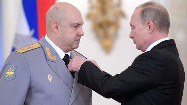 Генерал Сергей Суровикин заместник командващият руските военни операции в Украйна е